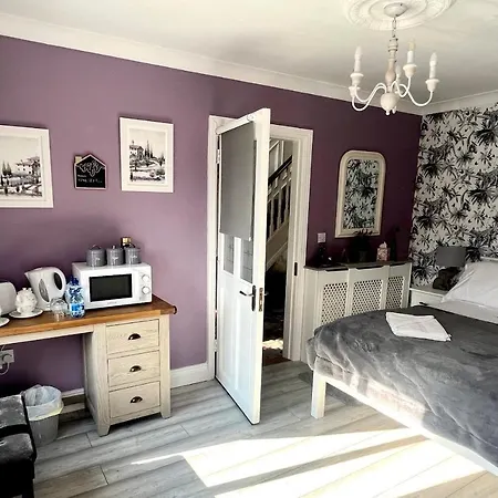 Hightree House منزل للإقامة