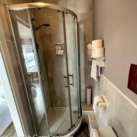 Hightree House منزل للإقامة