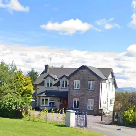 Hightree House منزل للإقامة